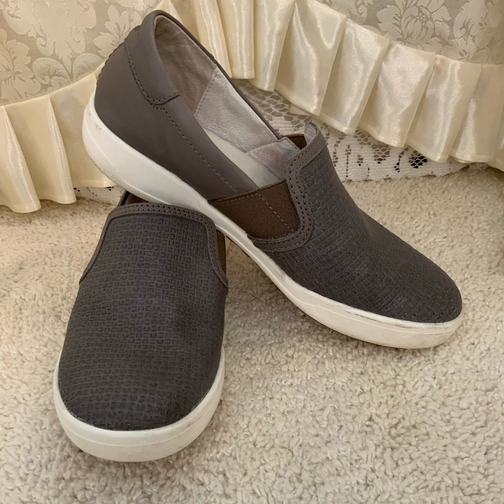 JOSEF SEIBEL WOMENS SLIP ON SNEAKERS